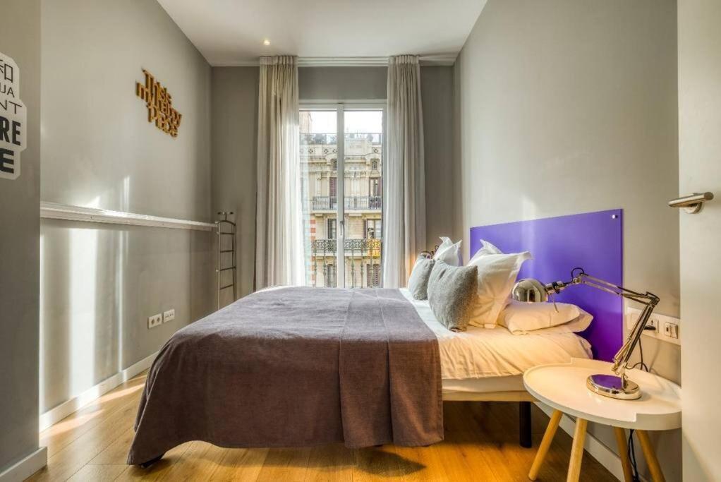 Apartment Perfectly Located 4bed 4bath In 2 2